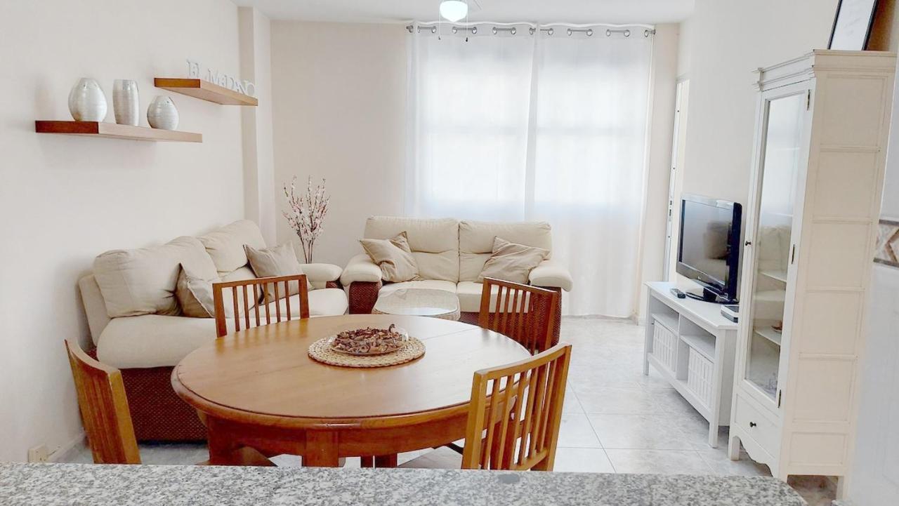 Centric 2 Bedrooms Apartment Near To The Beach - By Tenerifehints El Médano Esterno foto